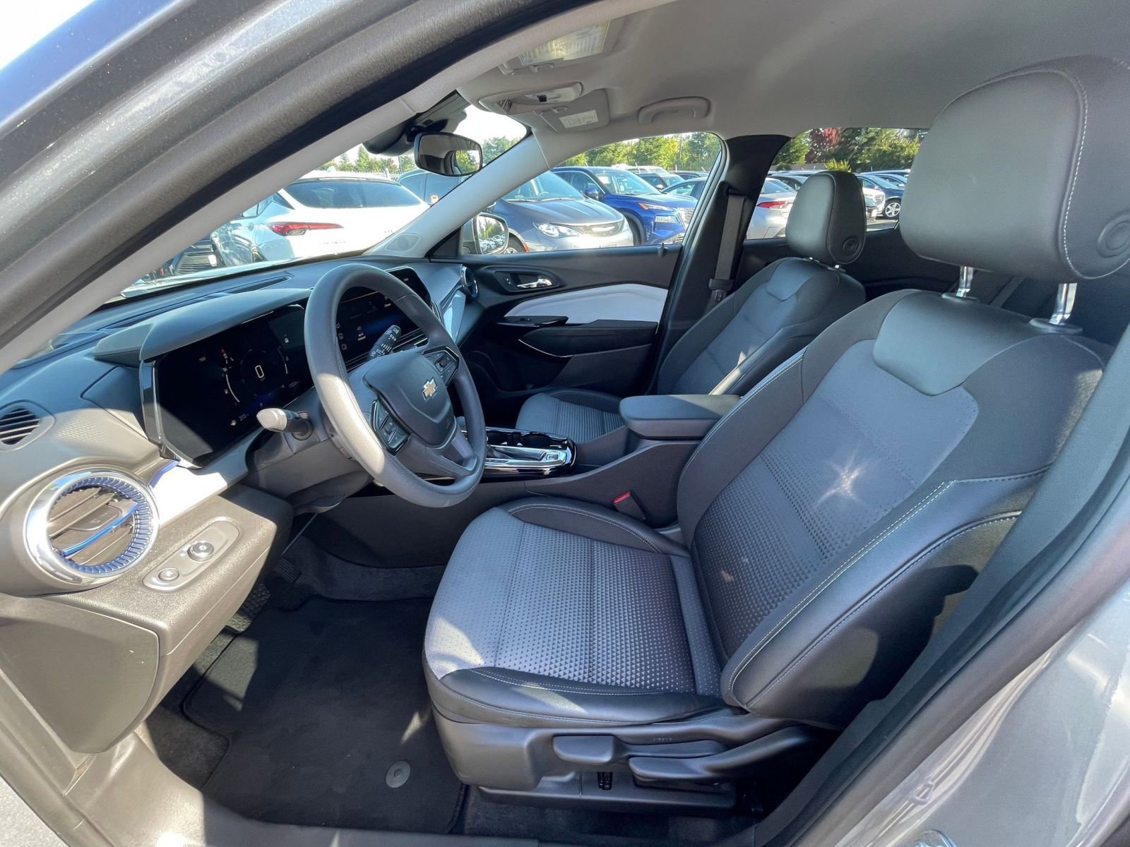 Thumbnail: 2025 Chevrolet Trax - 25