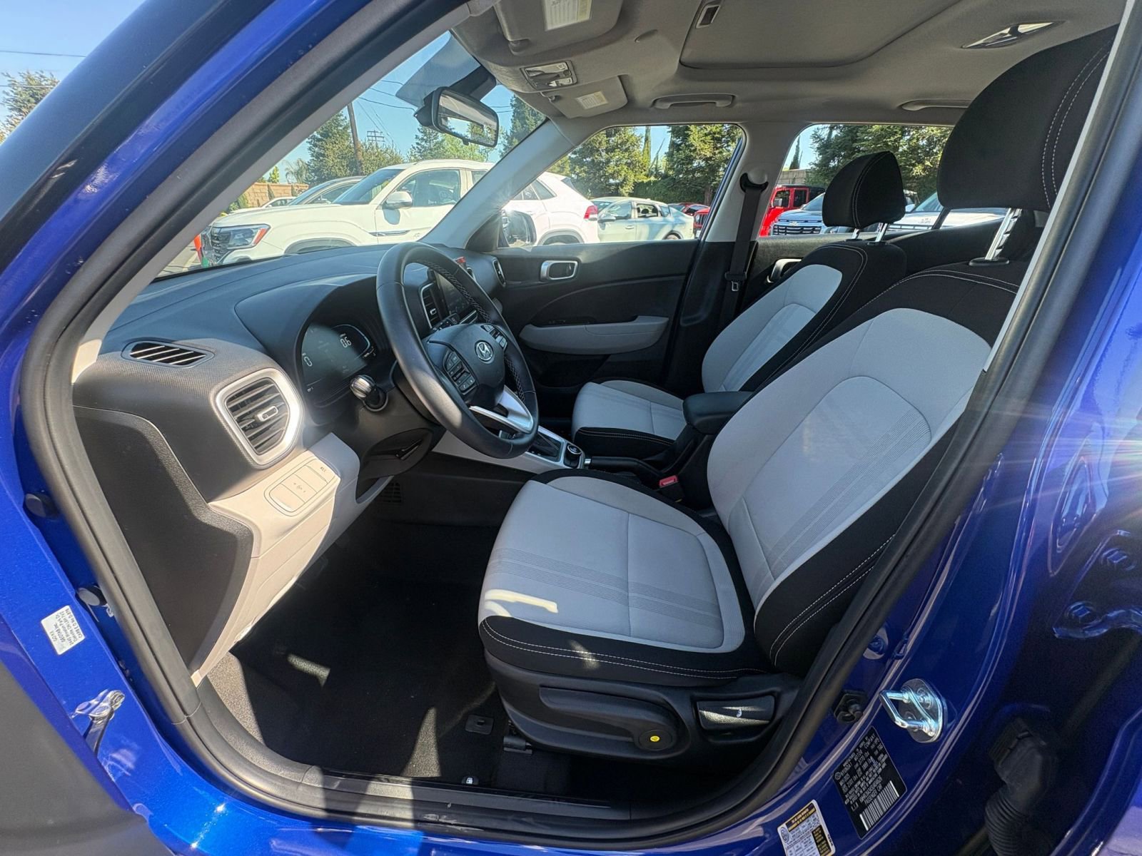 Thumbnail: 2025 Hyundai Venue - 25