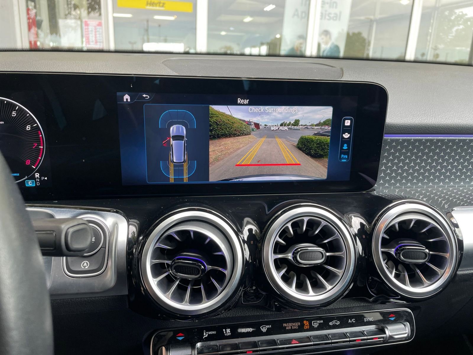 Thumbnail: 2024 Mercedes-Benz GLB - 18