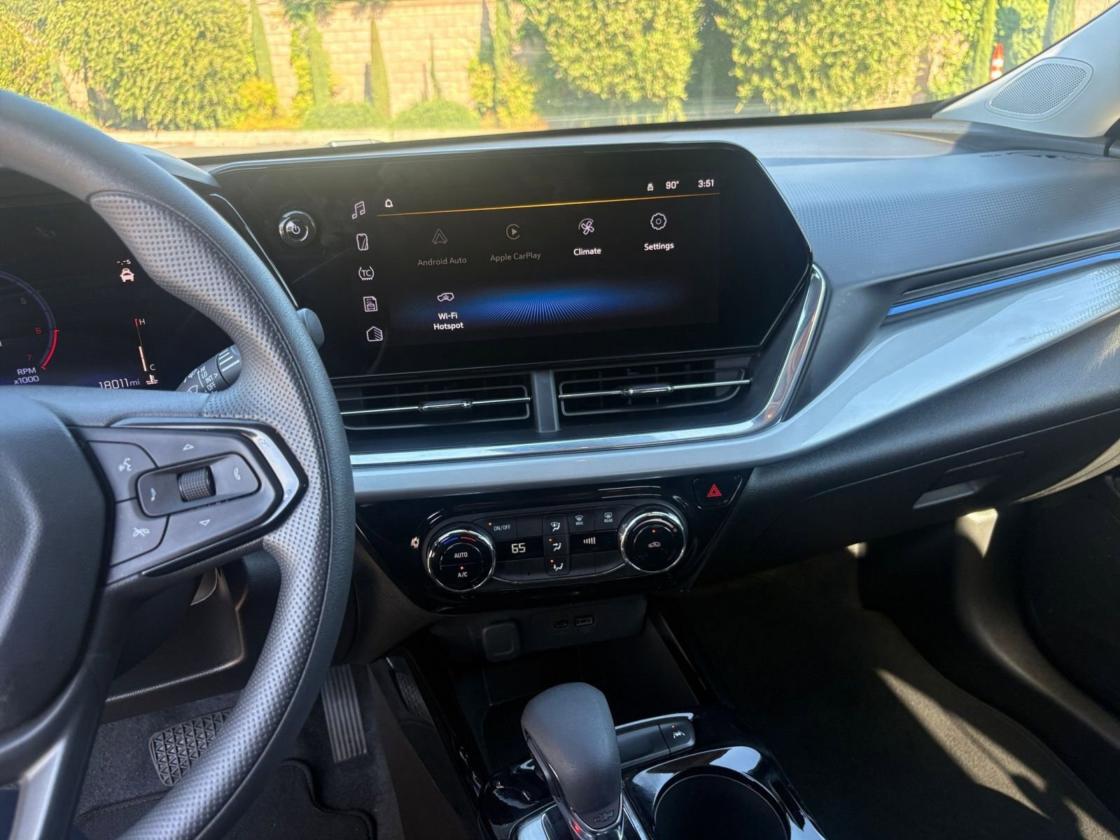 Thumbnail: 2025 Chevrolet Trax - 17