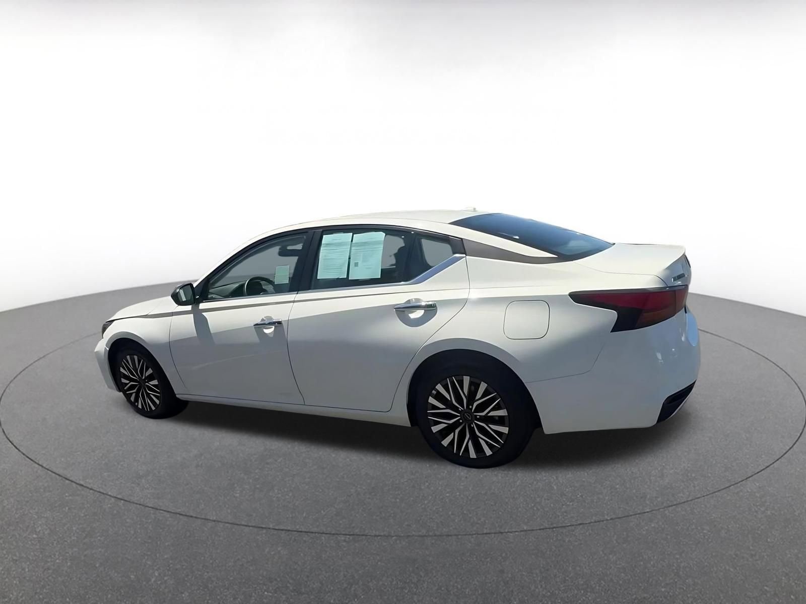 Thumbnail: 2025 Nissan Altima - 10