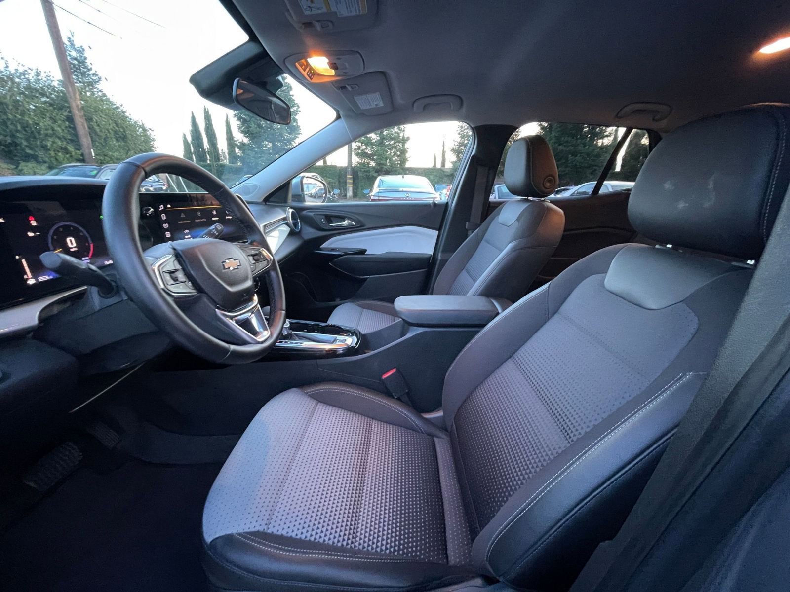 Thumbnail: 2025 Chevrolet Trax - 27