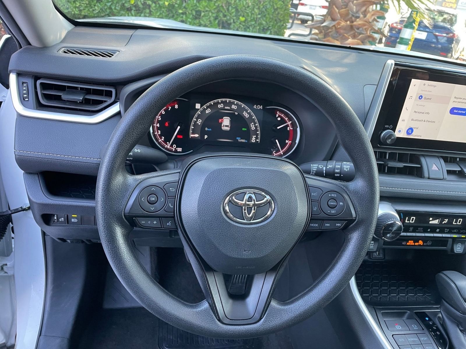 Thumbnail: 2025 Toyota RAV4 - 28