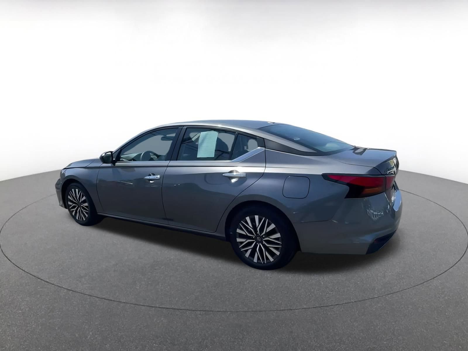 Thumbnail: 2024 Nissan Altima - 10