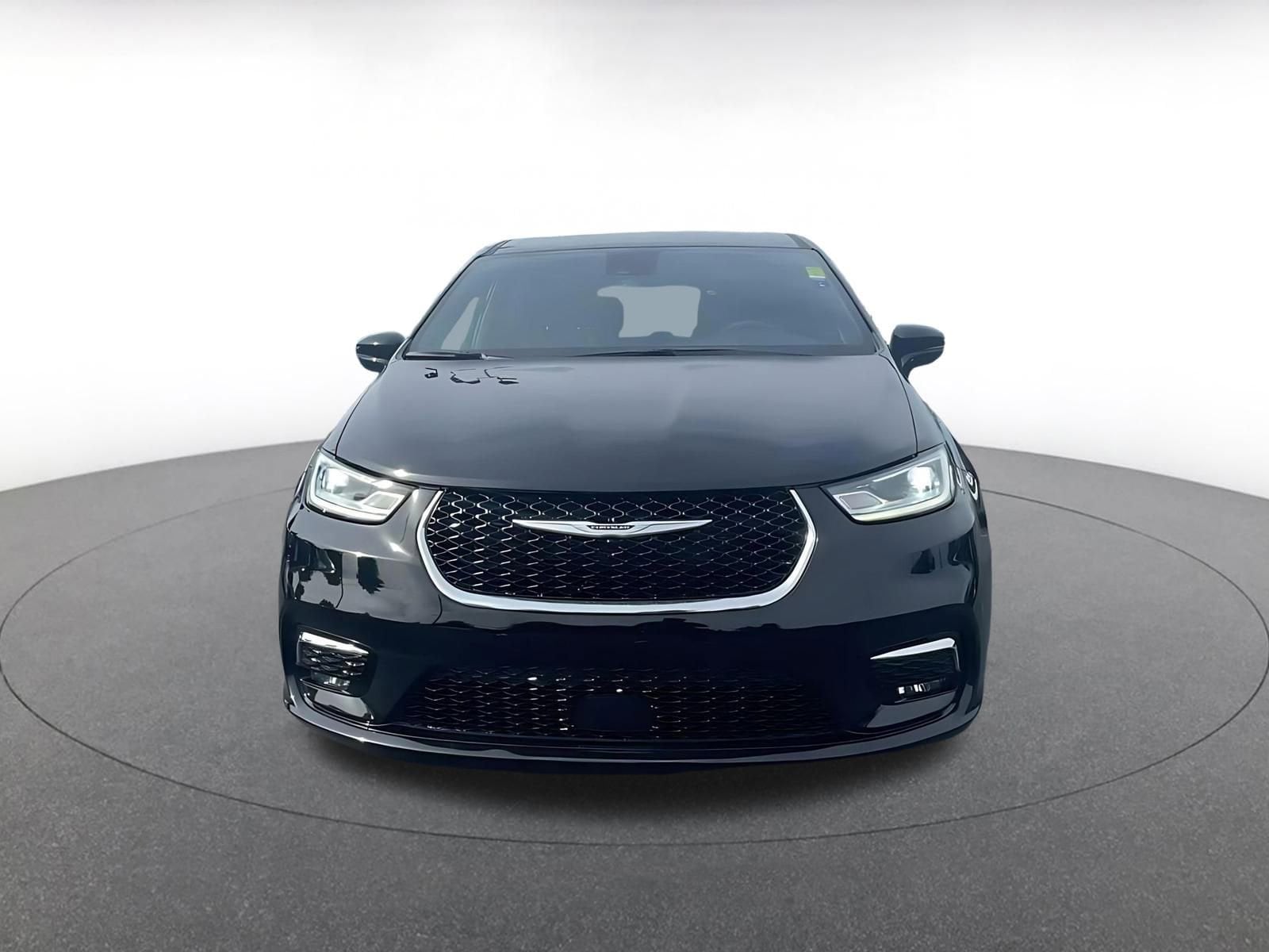 Thumbnail: 2025 Chrysler Pacifica - 4