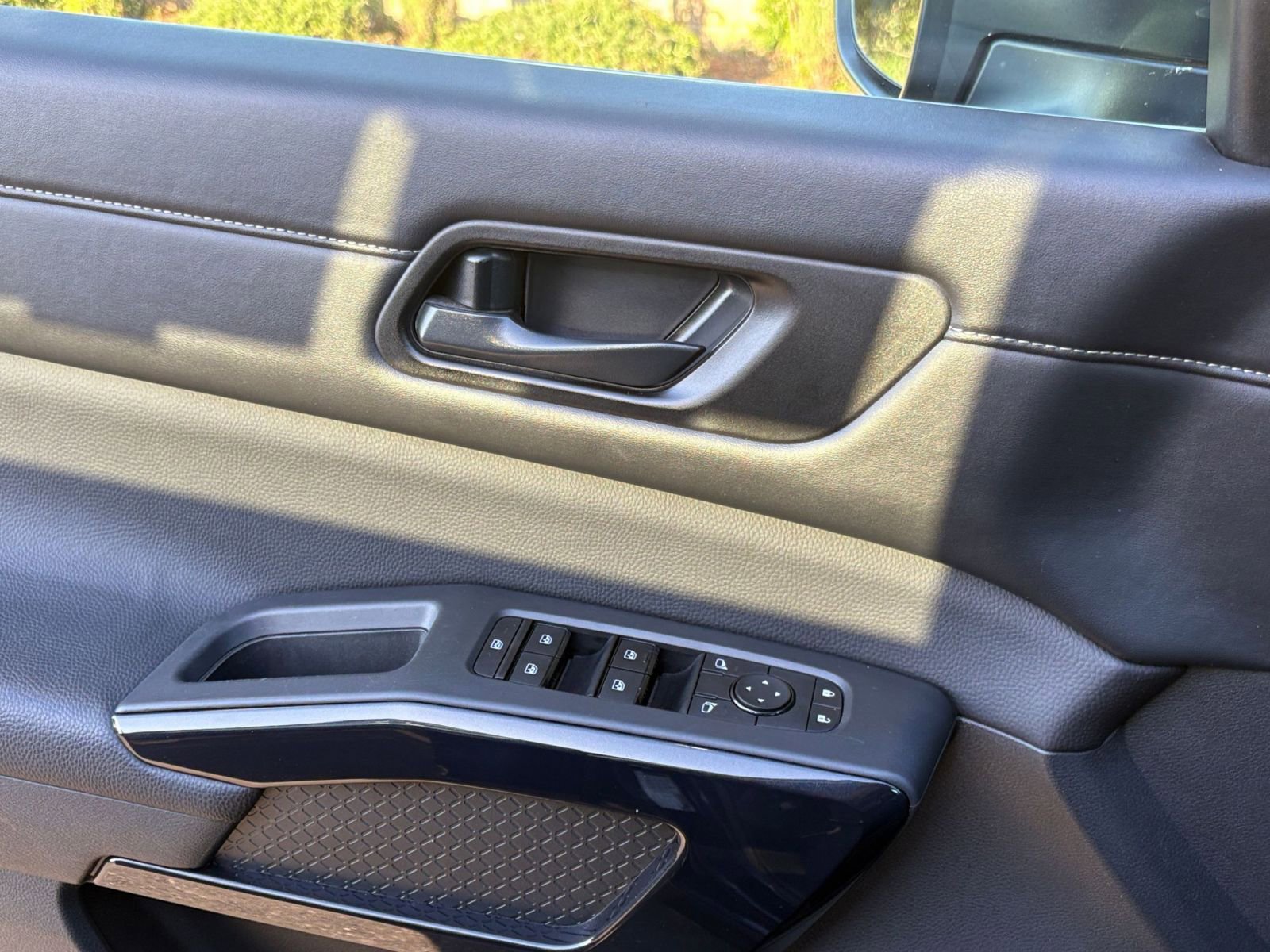 Thumbnail: 2025 Nissan Pathfinder - 18