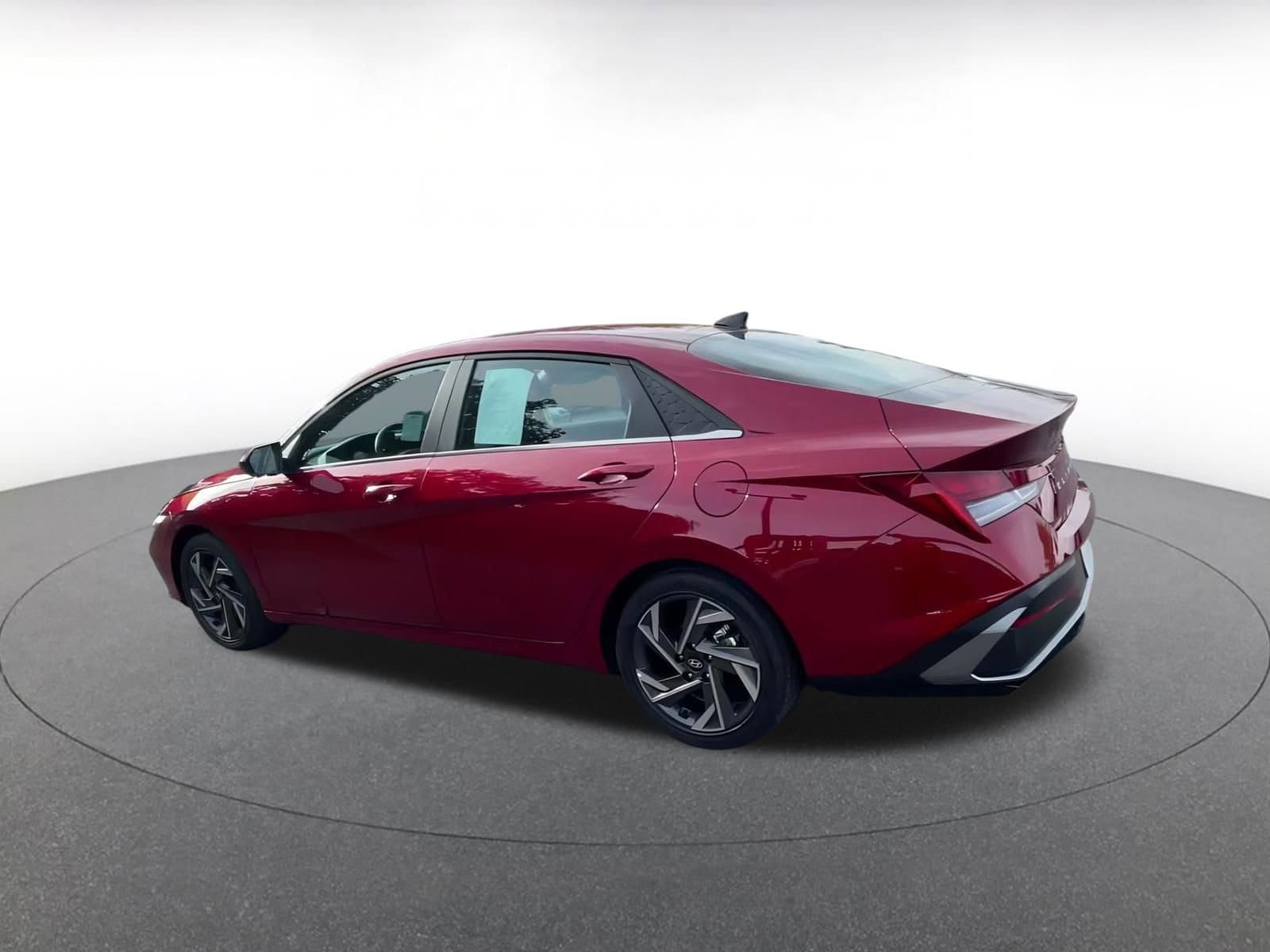 Thumbnail: 2025 Hyundai Elantra - 10