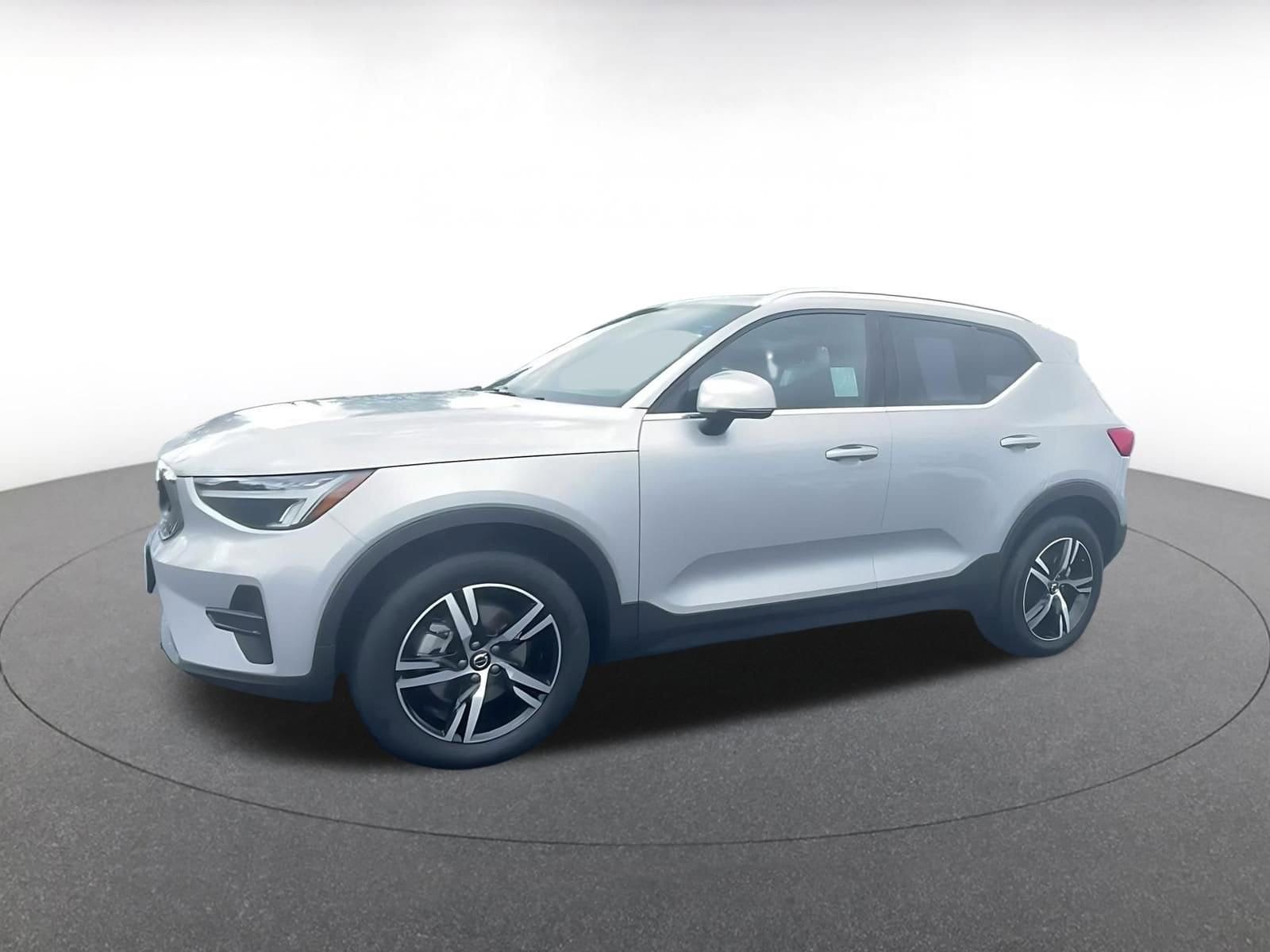 Thumbnail: 2024 Volvo XC40 - 8