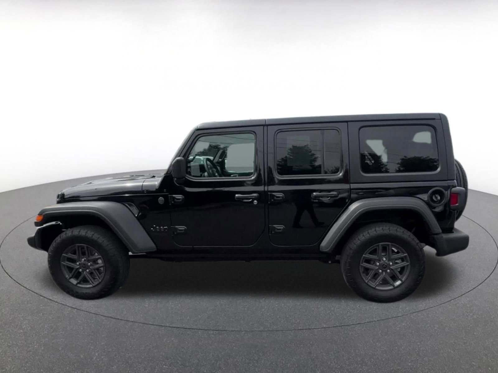 Thumbnail: 2025 Jeep Wrangler - 9