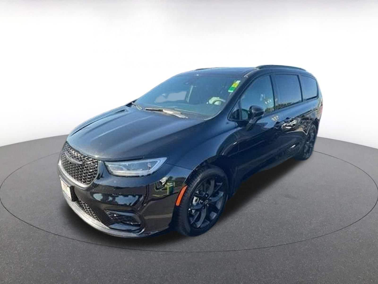 Thumbnail: 2025 Chrysler Pacifica - 2