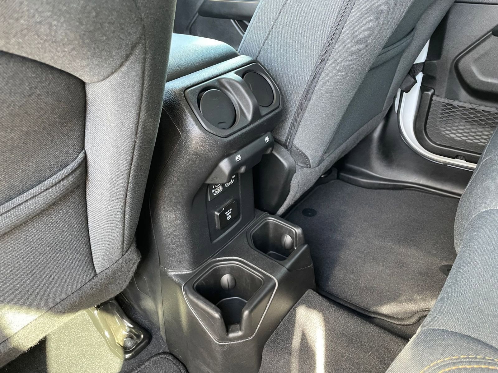 Thumbnail: 2025 Jeep Wrangler - 23