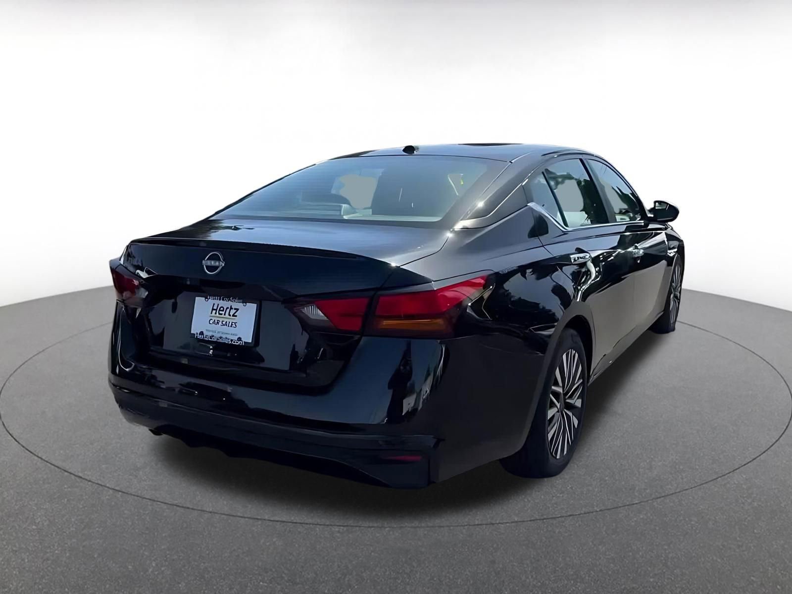 Thumbnail: 2025 Nissan Altima - 14