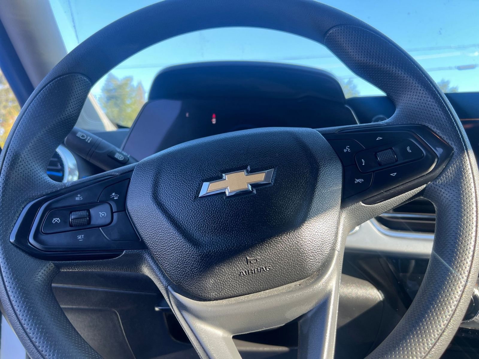 Thumbnail: 2025 Chevrolet Trax - 28