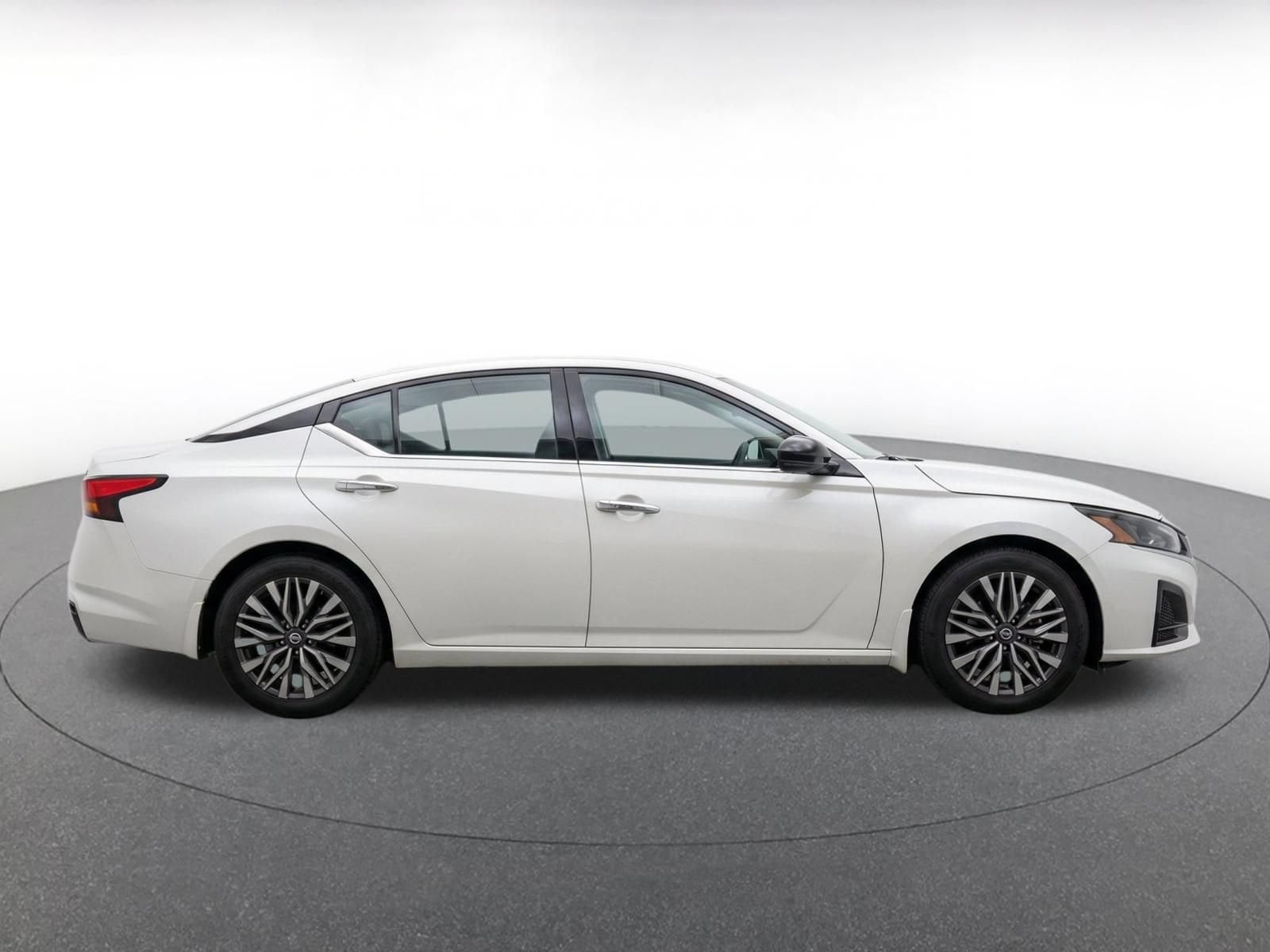 Thumbnail: 2025 Nissan Altima - 12
