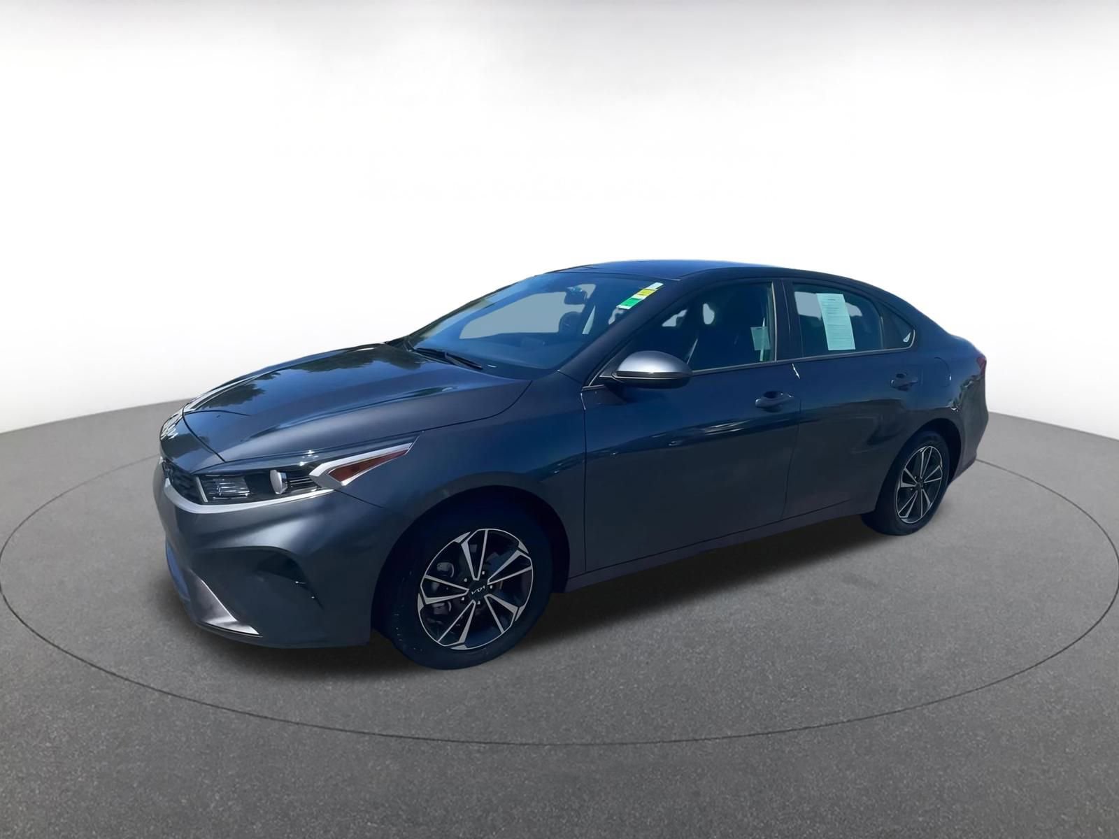 Thumbnail: 2024 Kia Forte - 7