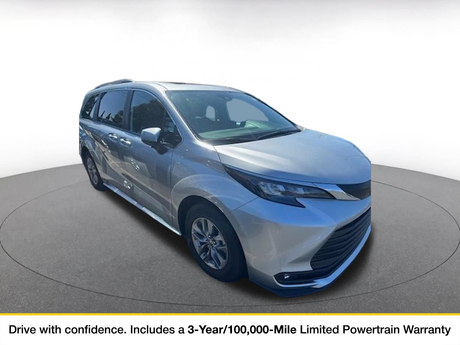 Thumbnail: 2025 Toyota Sienna - 1