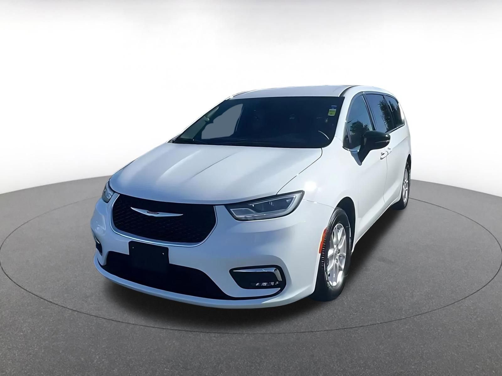 Thumbnail: 2025 Chrysler Pacifica - 7