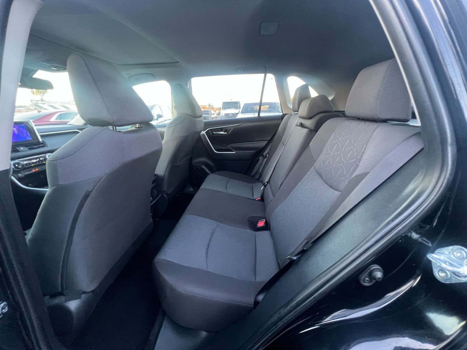 Thumbnail: 2025 Toyota RAV4 - 27