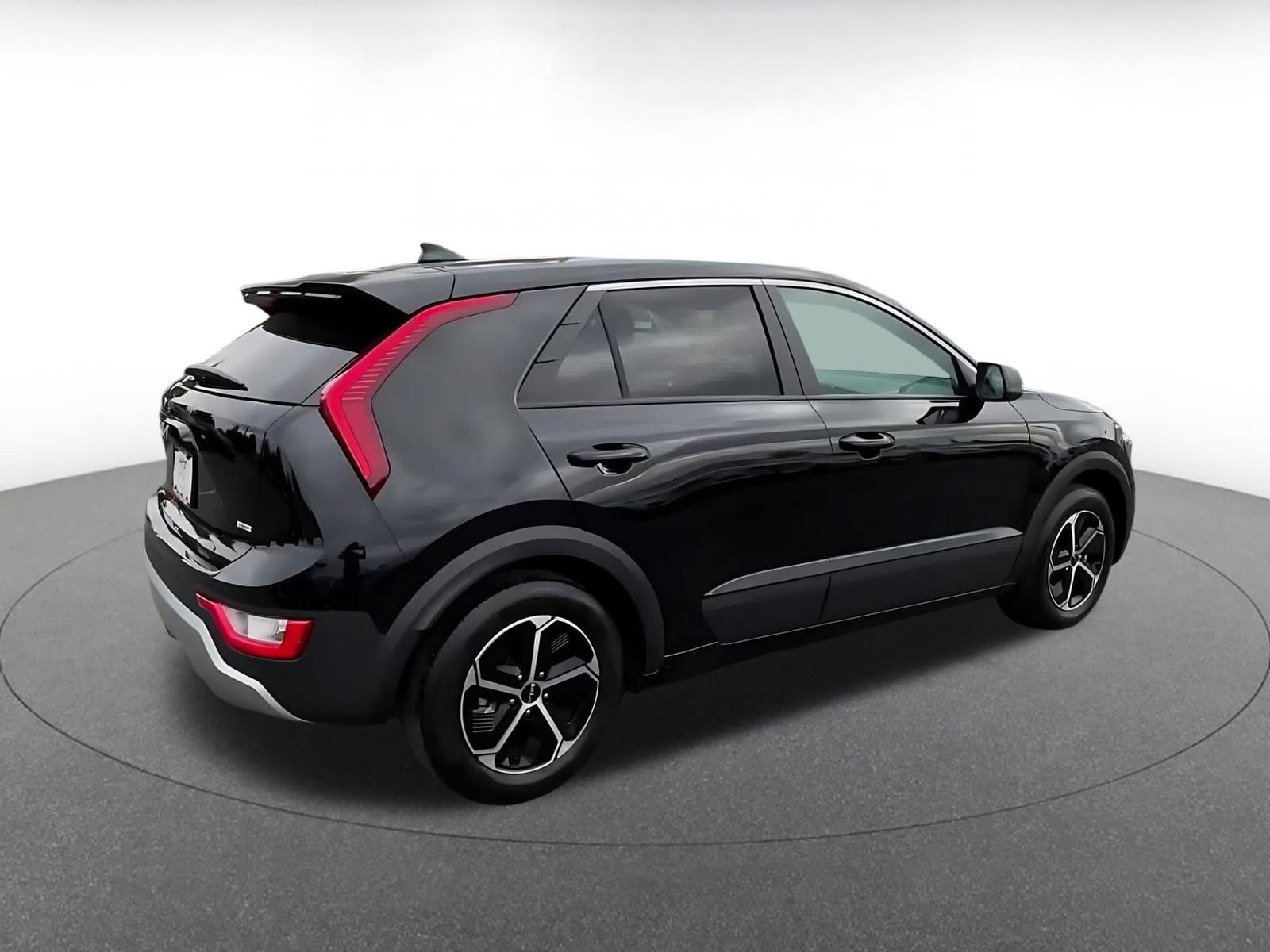 Thumbnail: 2026 Kia Niro - 15