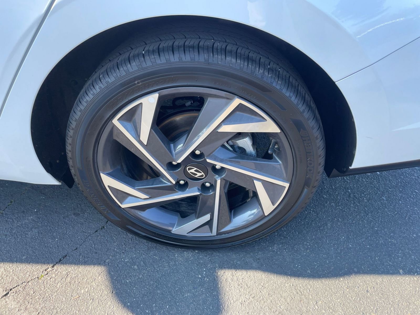 Thumbnail: 2025 Hyundai Elantra - 30