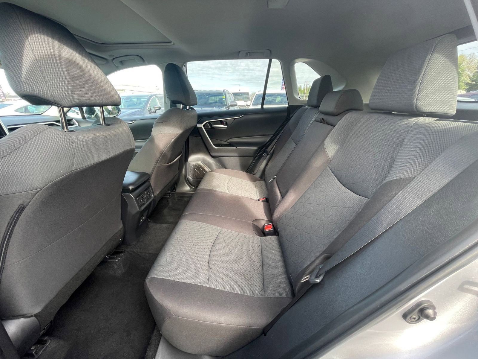 Thumbnail: 2025 Toyota RAV4 - 27