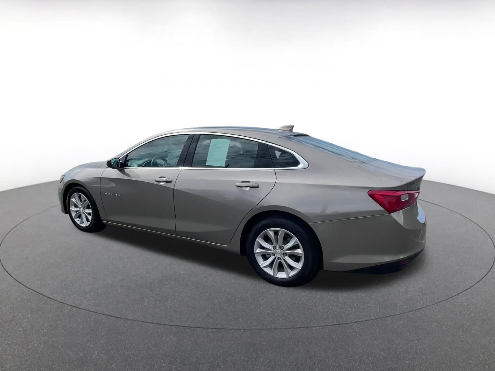 Thumbnail: 2023 Chevrolet Malibu - 10