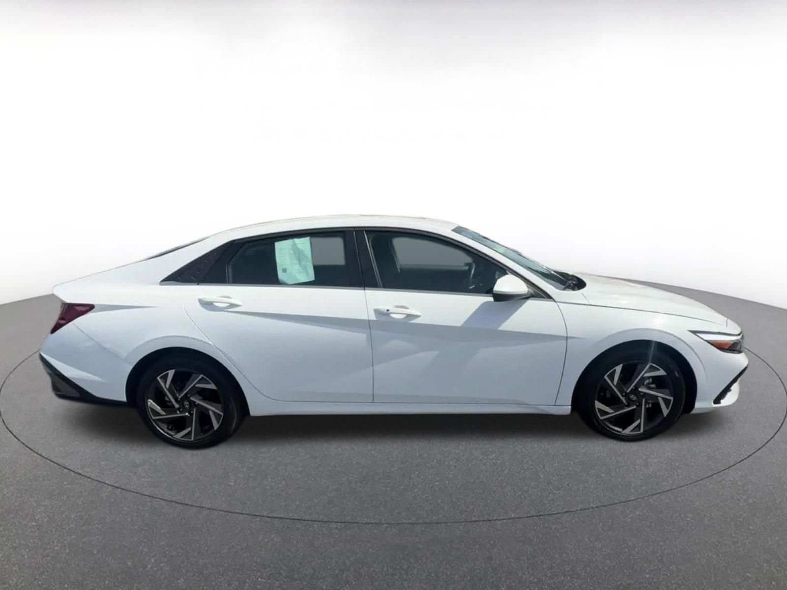 Thumbnail: 2025 Hyundai Elantra - 16