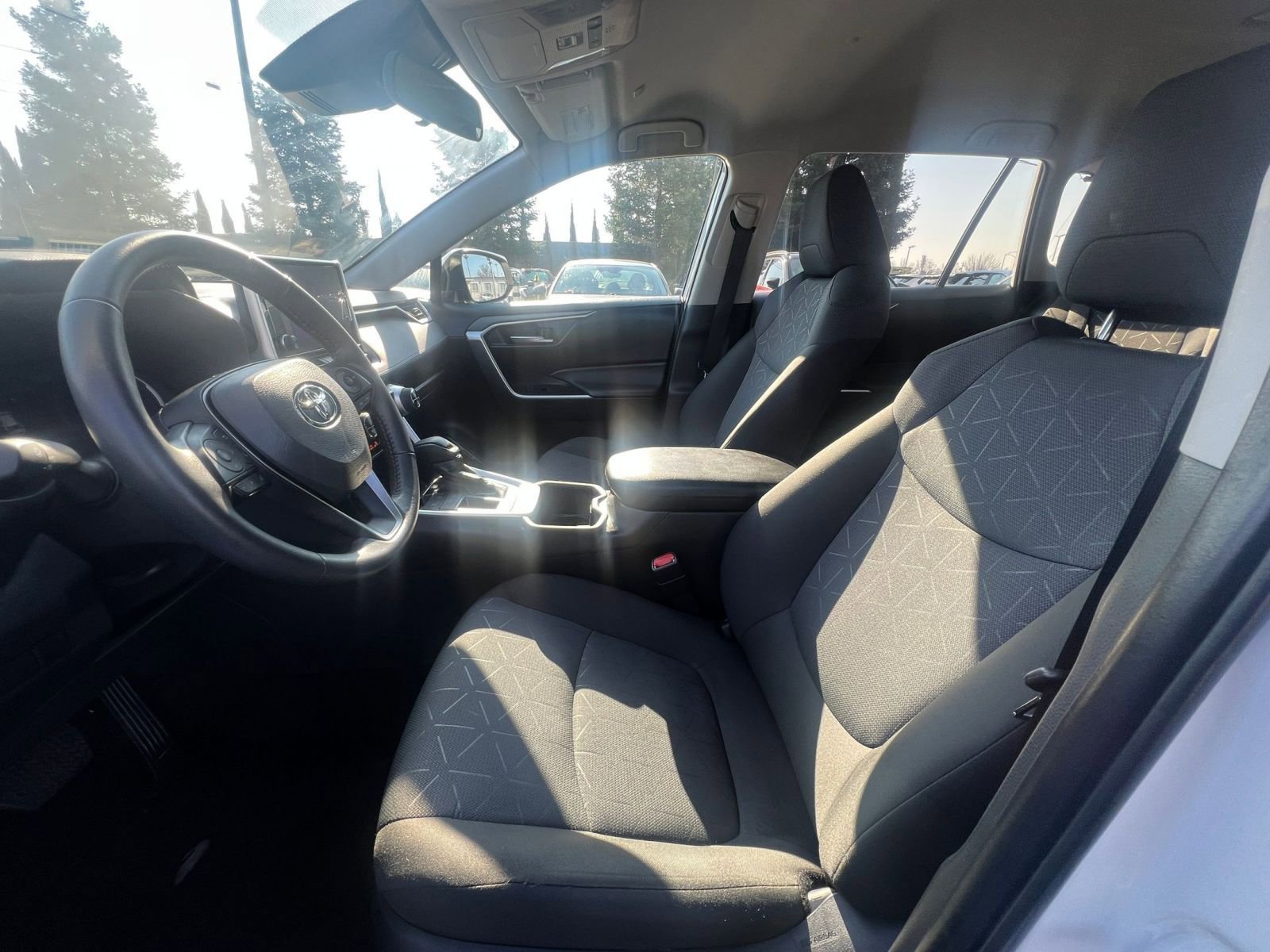 Thumbnail: 2025 Toyota RAV4 - 27