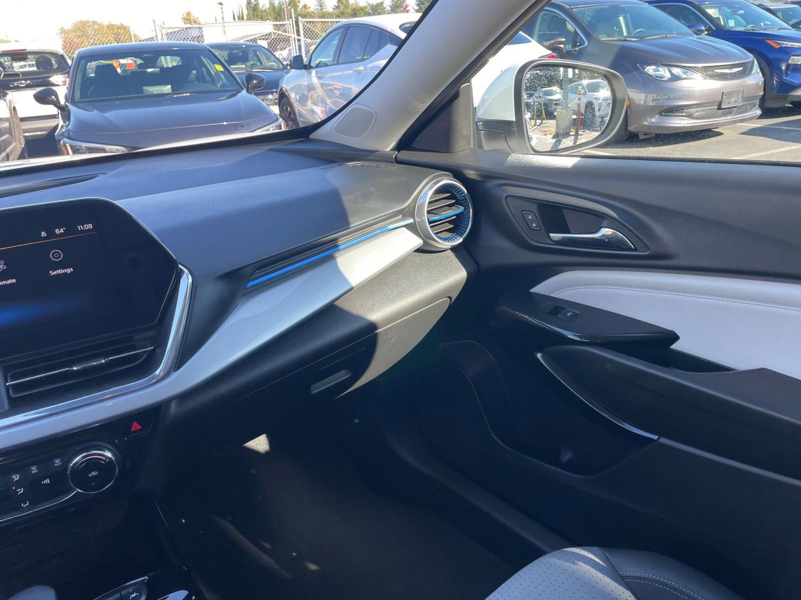 Thumbnail: 2025 Chevrolet Trax - 34