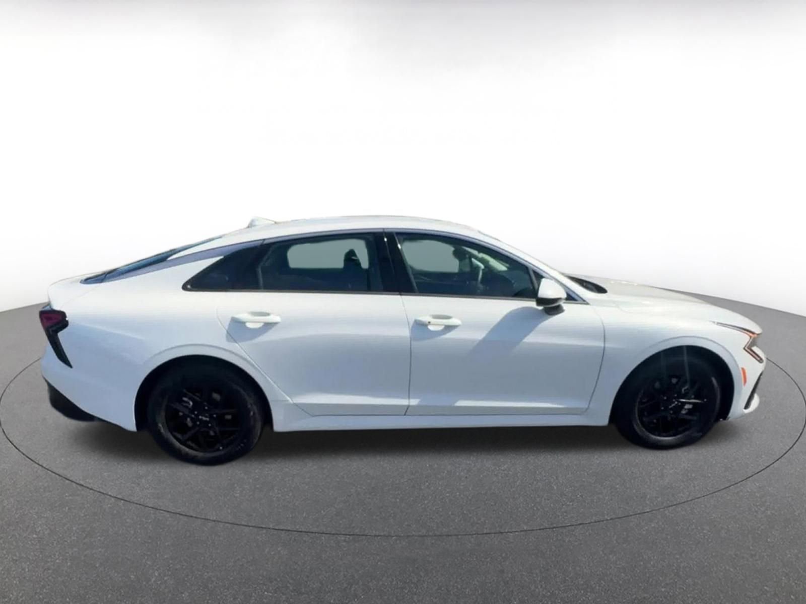Thumbnail: 2025 Kia K5 - 16