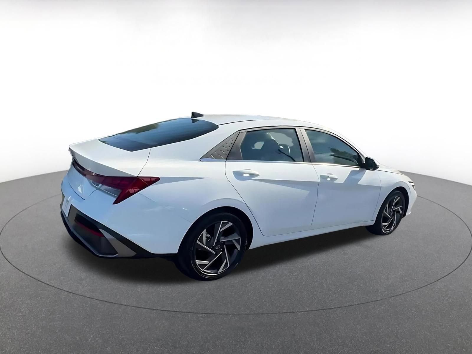 Thumbnail: 2025 Hyundai Elantra - 15