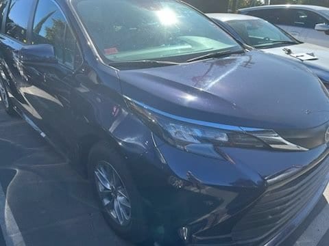 Thumbnail: 2025 Toyota Sienna - 2