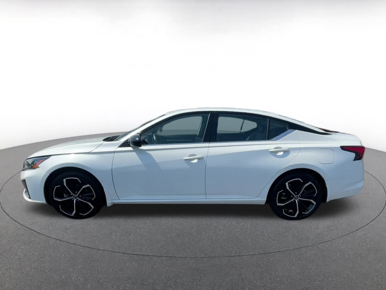 Thumbnail: 2024 Nissan Altima - 9