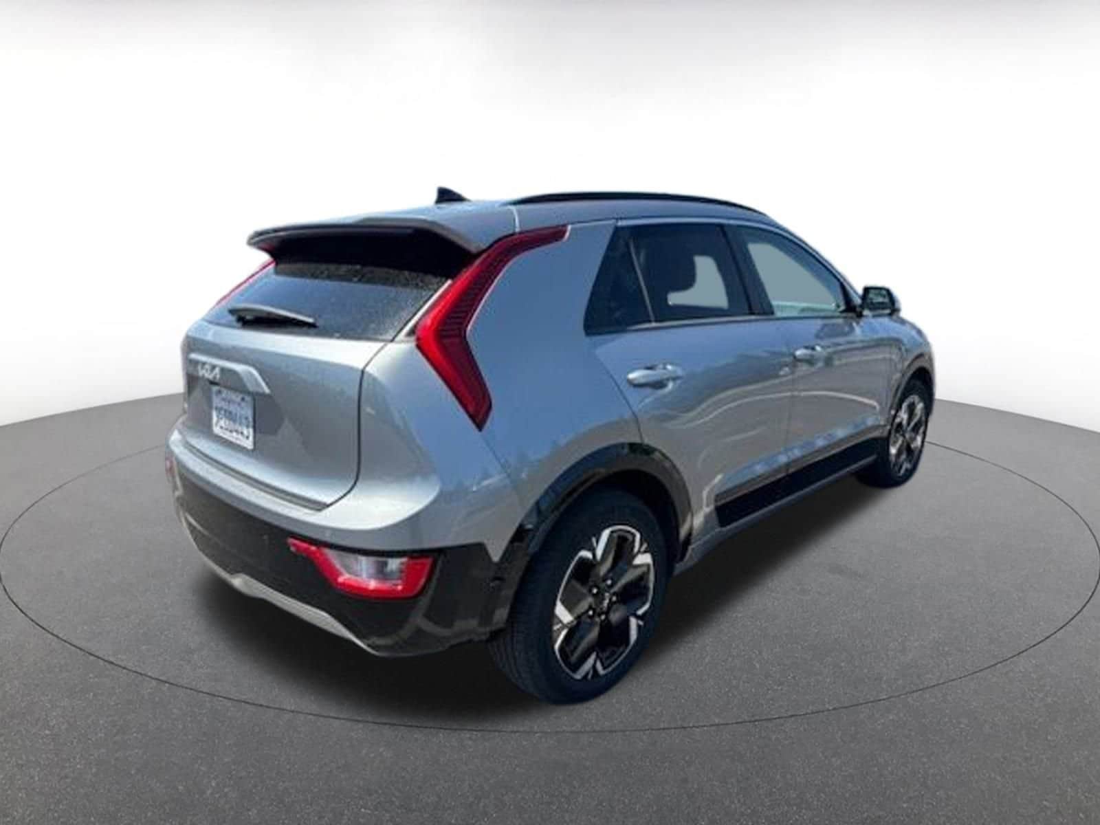 Thumbnail: 2023 Kia Niro - 4