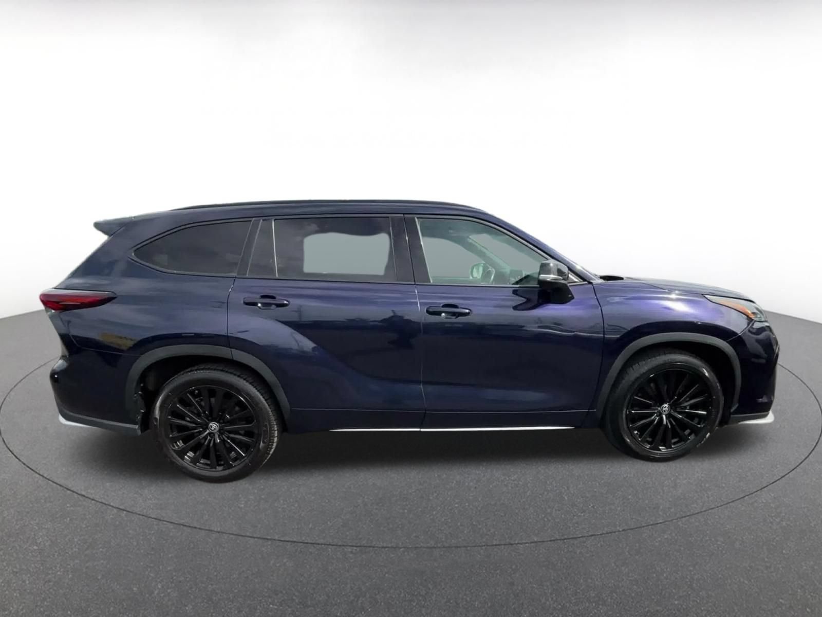 Thumbnail: 2024 Toyota Highlander - 13