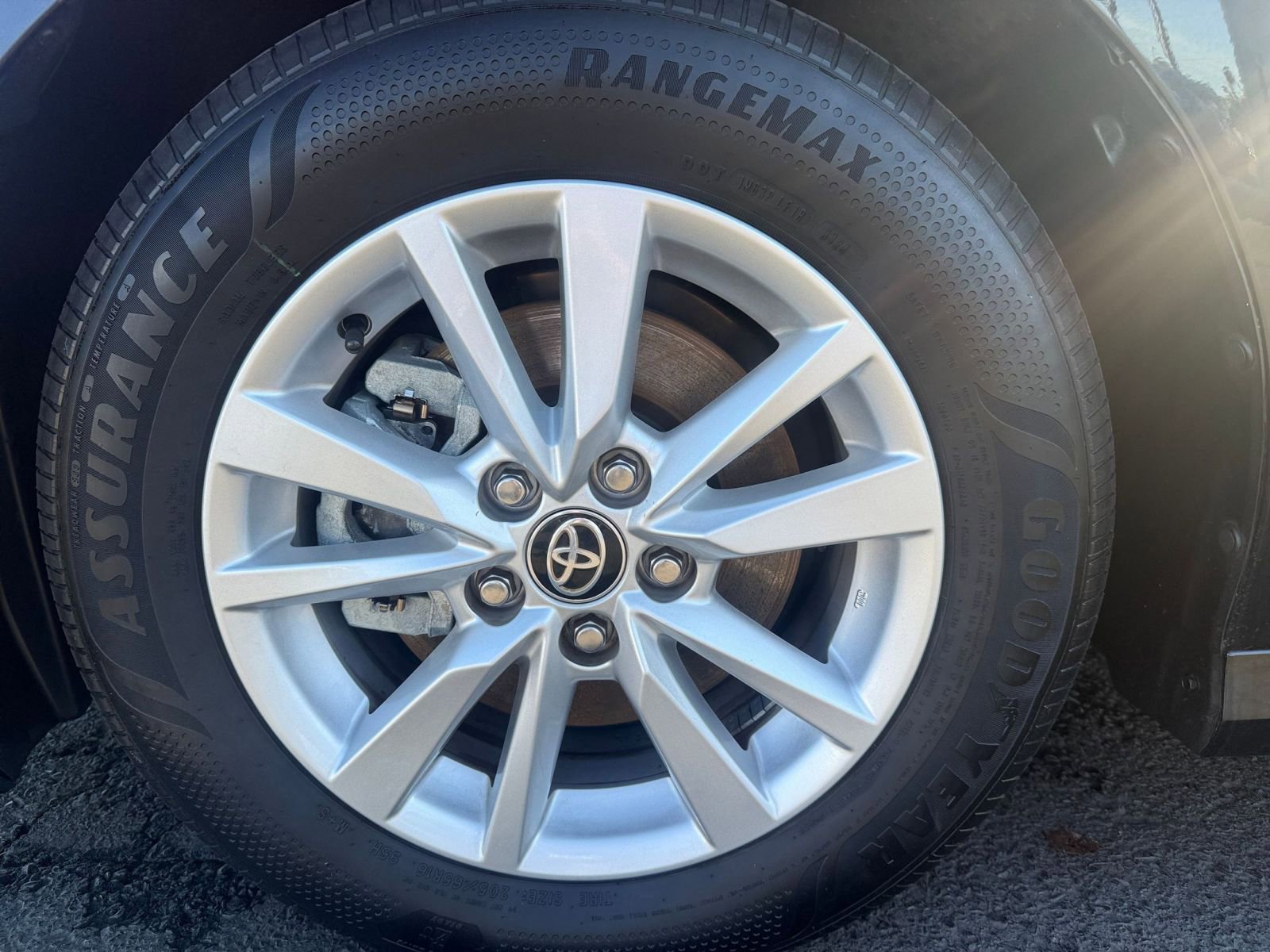 Thumbnail: 2025 Toyota Camry - 28