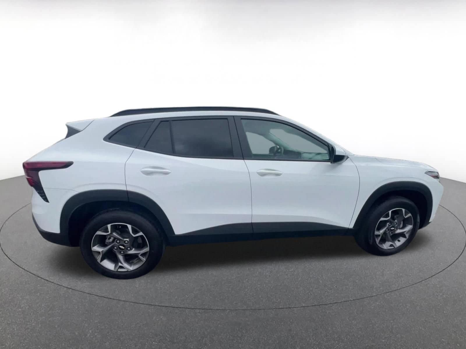 Thumbnail: 2025 Chevrolet Trax - 16