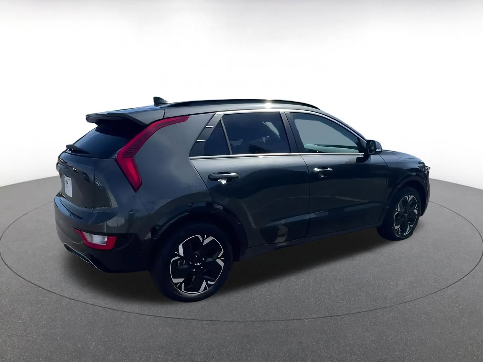 Thumbnail: 2023 Kia Niro - 15