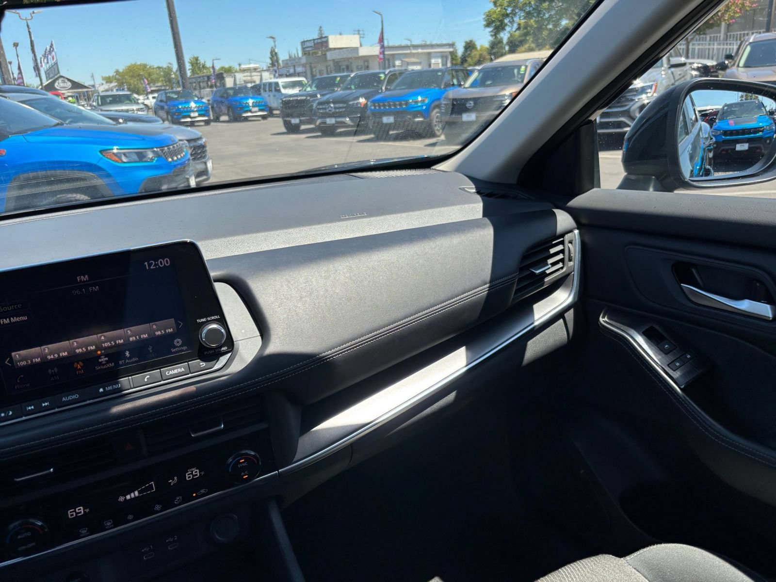 Thumbnail: 2025 Nissan Rogue - 32