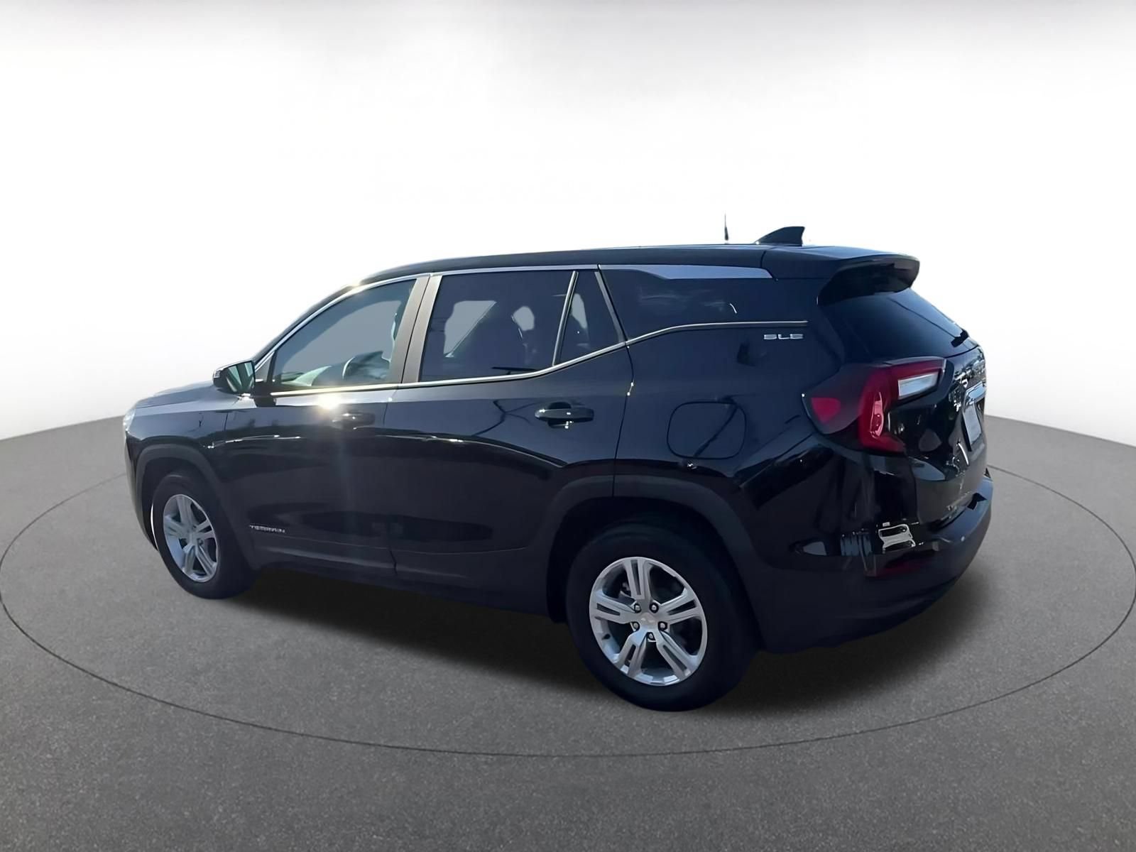 Thumbnail: 2024 GMC Terrain - 8