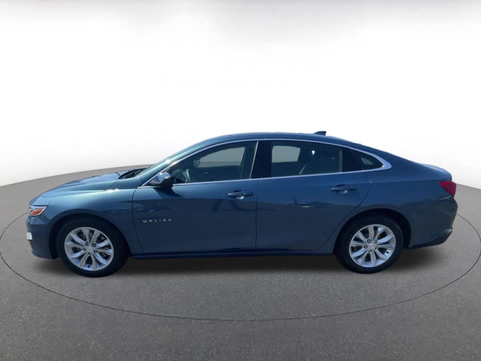 Thumbnail: 2024 Chevrolet Malibu - 8