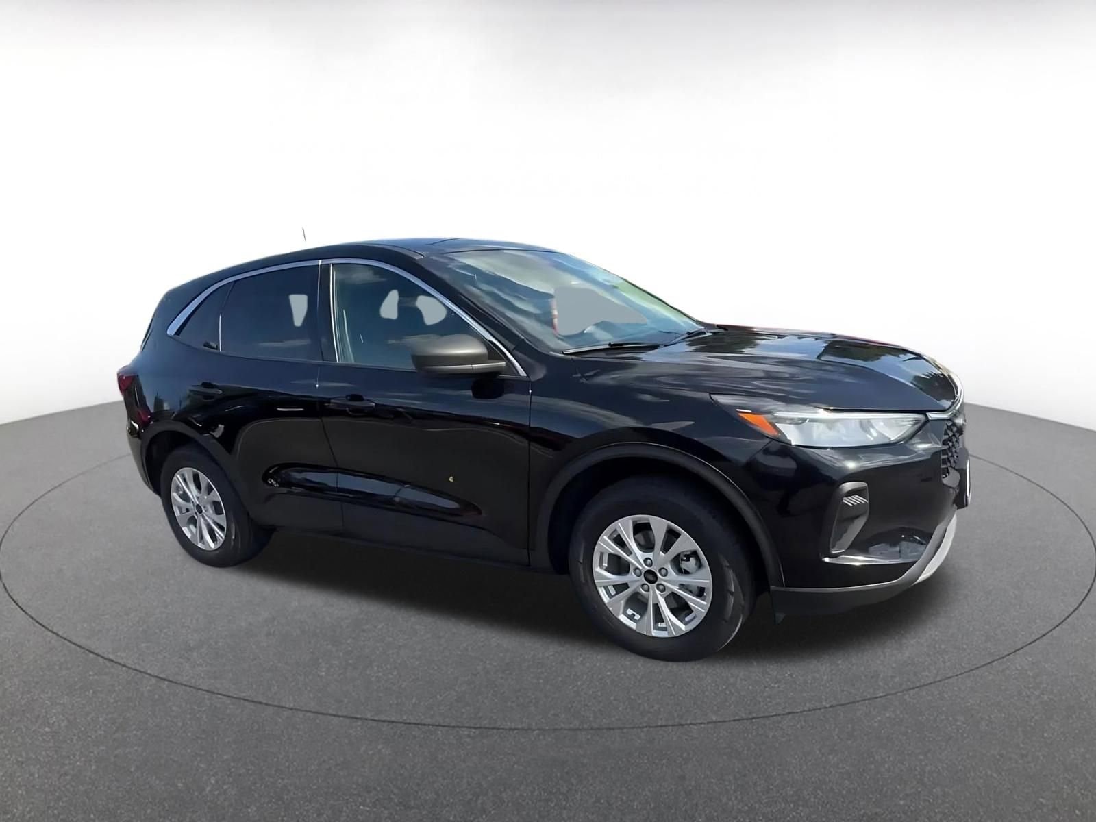 Thumbnail: 2023 Ford Escape - 2
