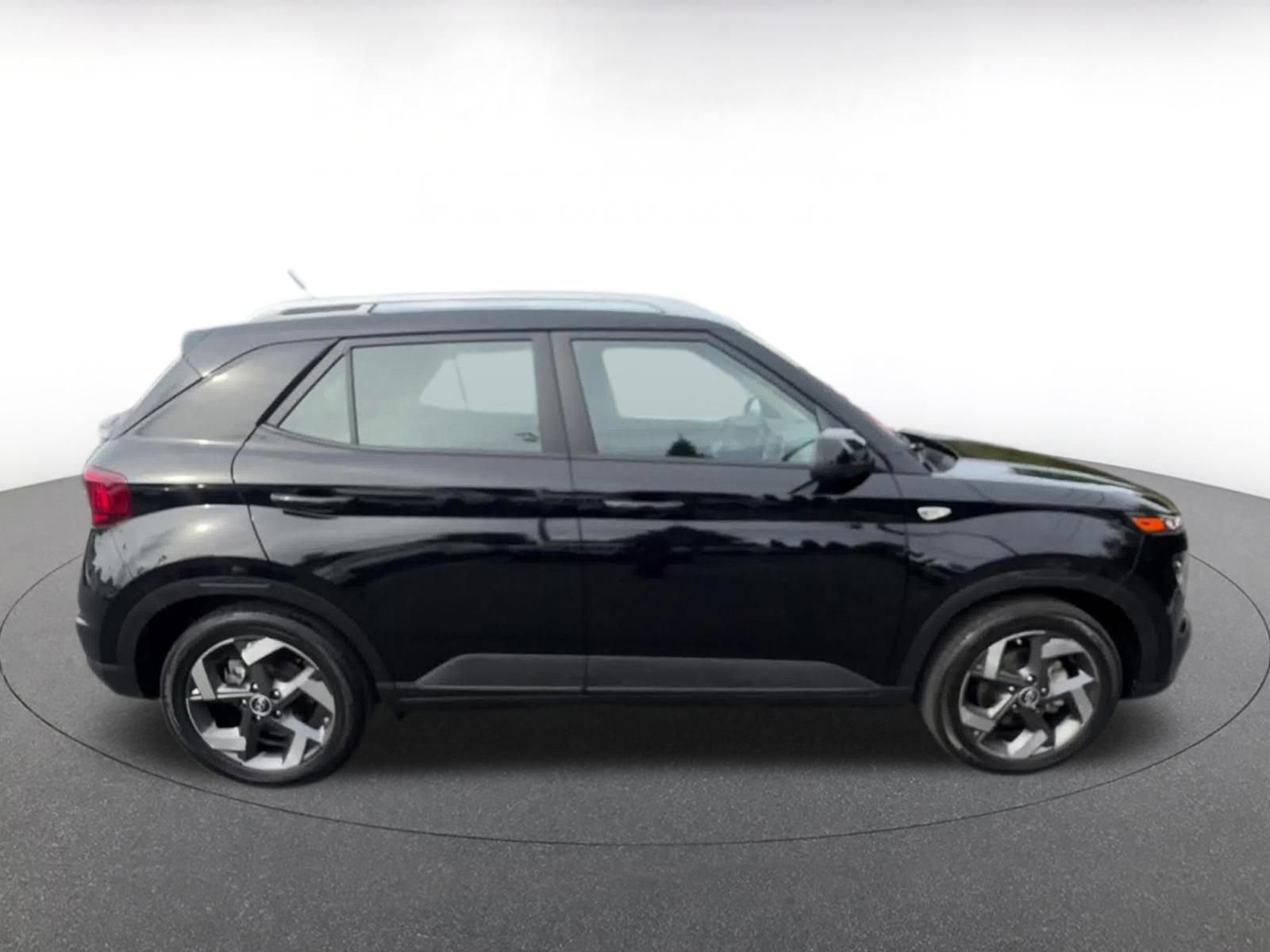 Thumbnail: 2025 Hyundai Venue - 16