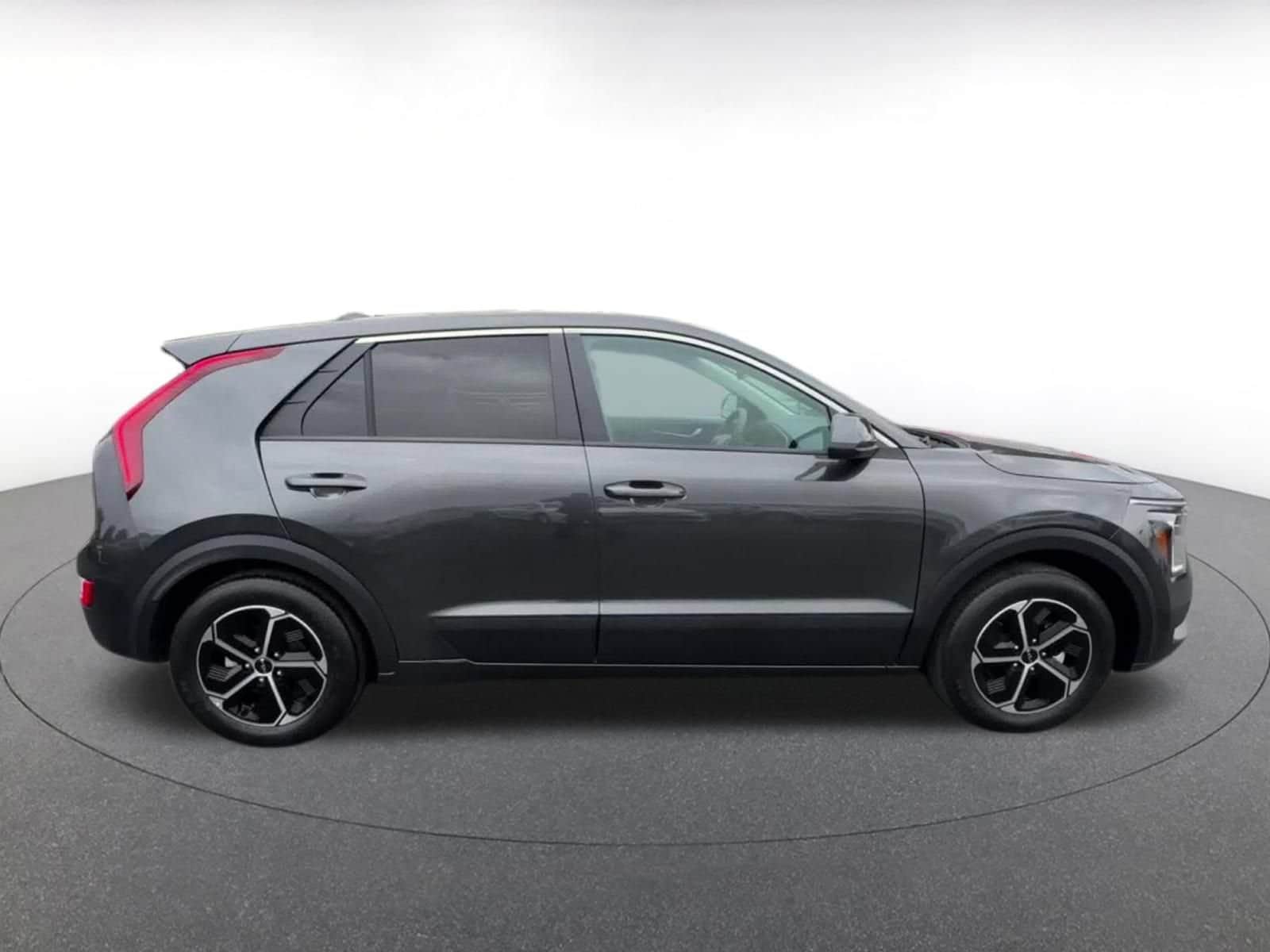 Thumbnail: 2026 Kia Niro - 16