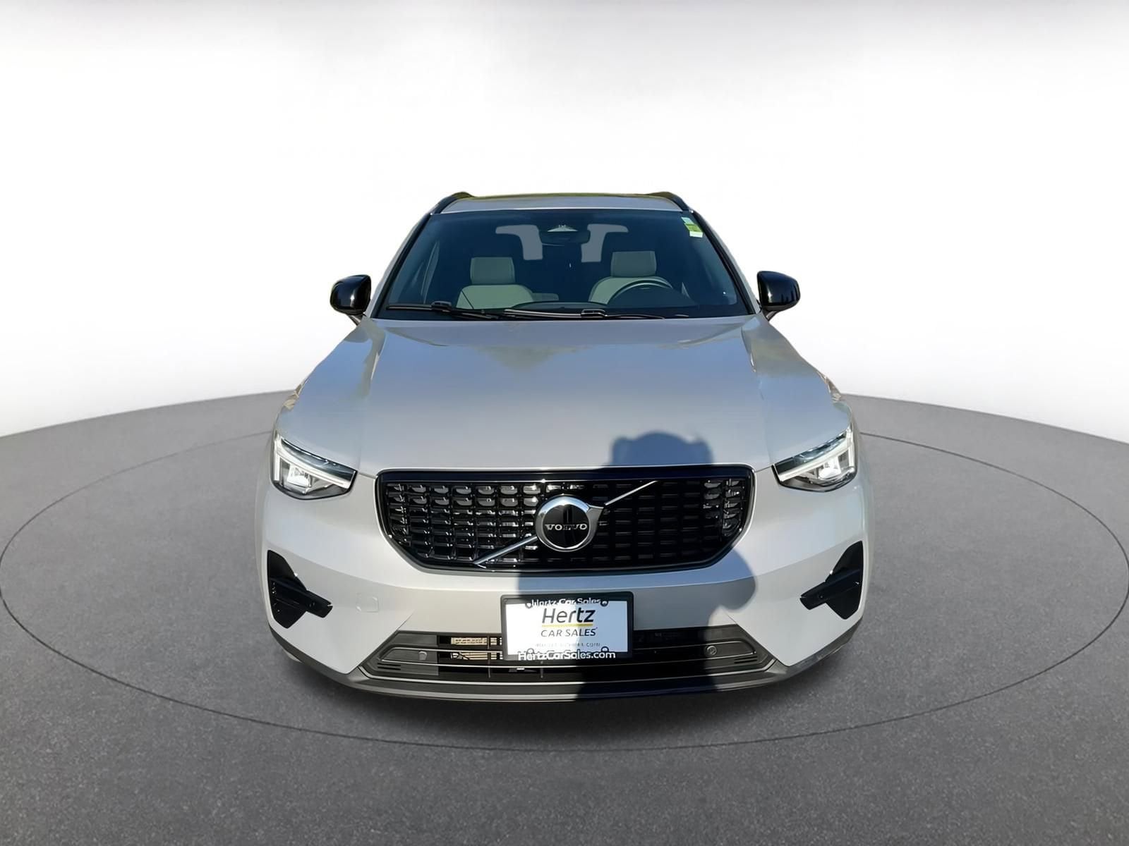 Thumbnail: 2024 Volvo XC40 - 5