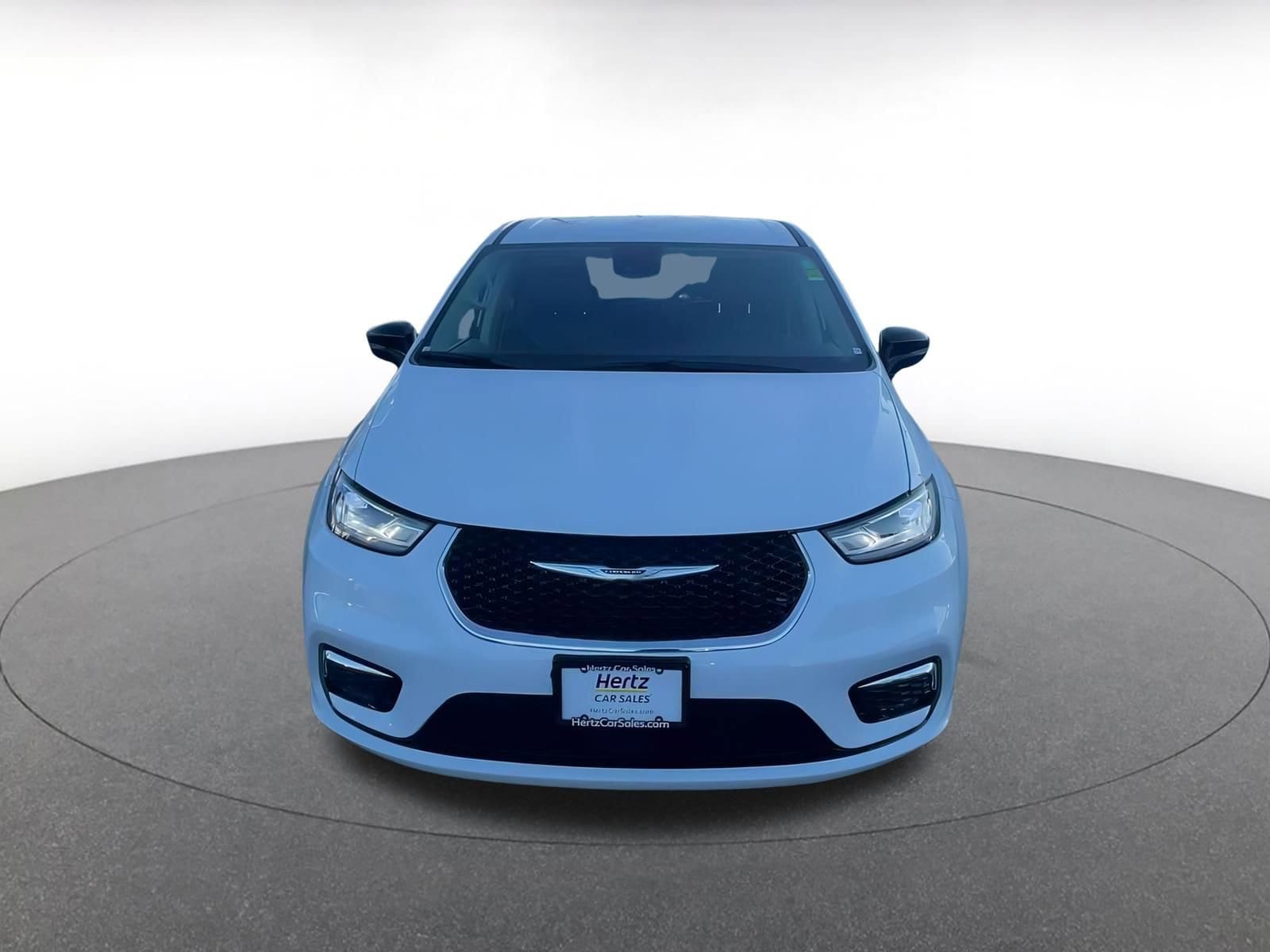 Thumbnail: 2024 Chrysler Pacifica - 4
