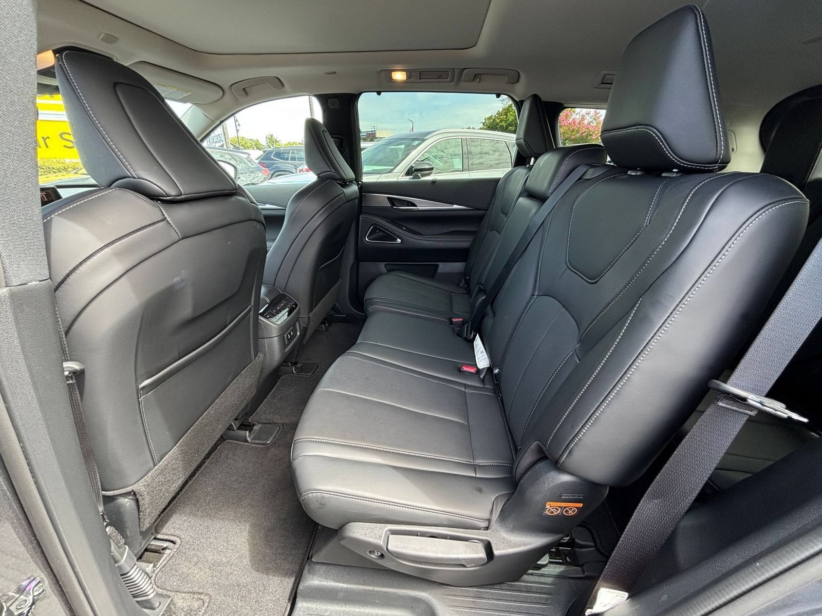 Thumbnail: 2026 INFINITI QX60 - 29