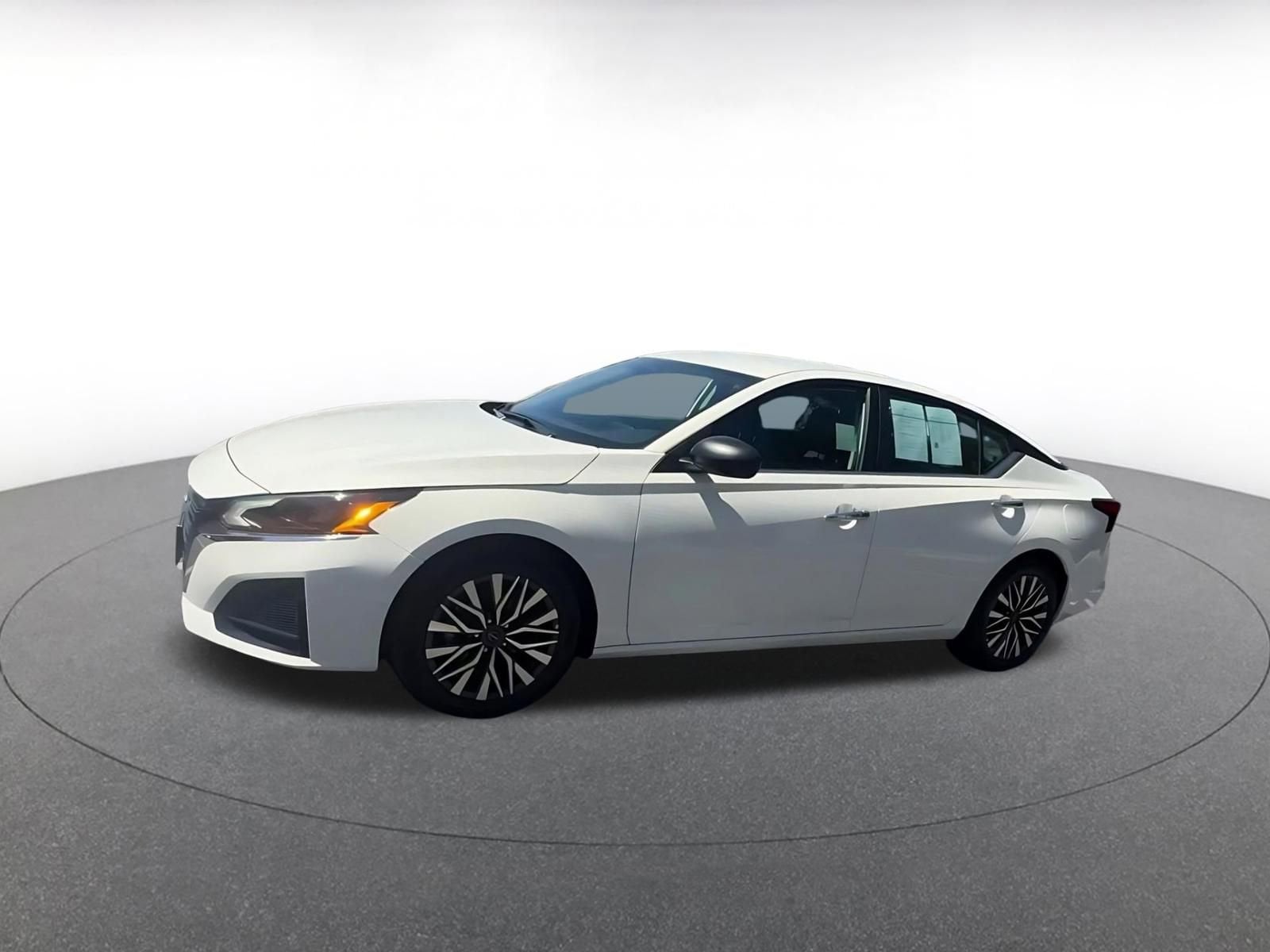 Thumbnail: 2025 Nissan Altima - 8