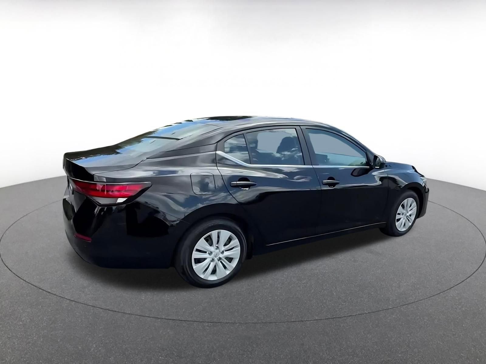 Thumbnail: 2025 Nissan Sentra - 14