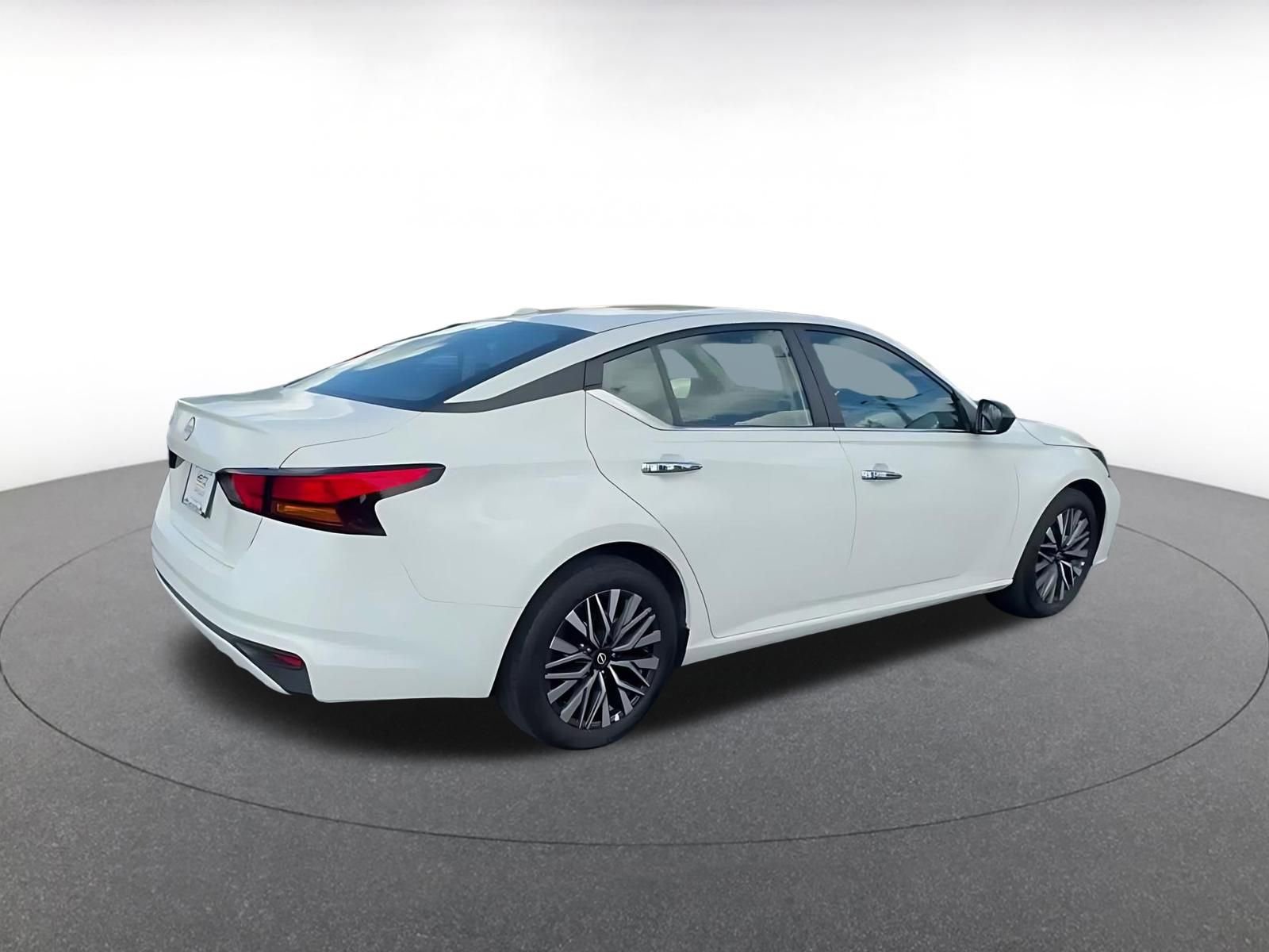 Thumbnail: 2025 Nissan Altima - 15